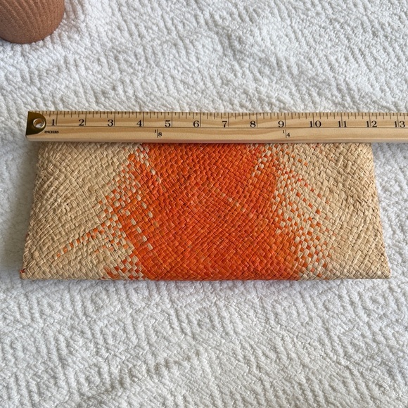 NWOT Mar Y Sol Elegant Cream Wristlet - Picture 6 of 7